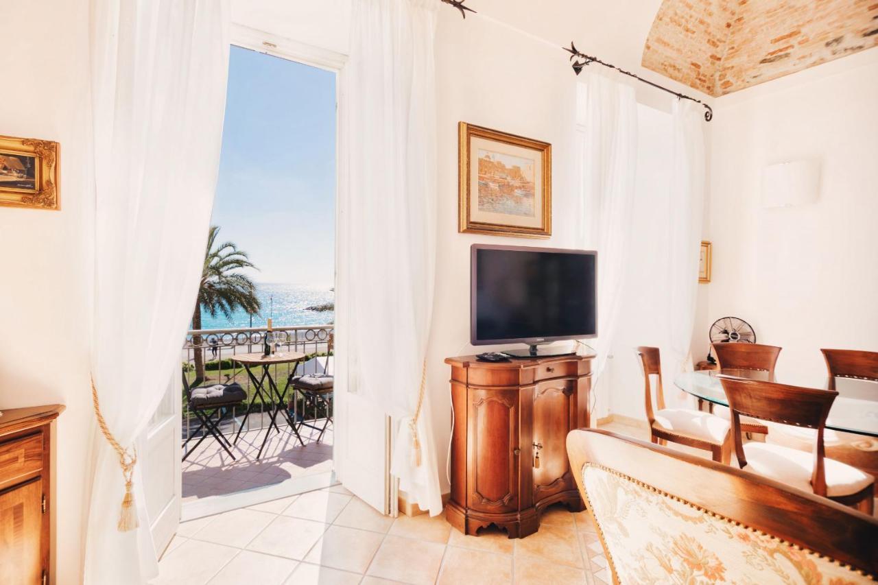 Appartamento Fronte Mare A Ospedaletti By Wonderful Italy Extérieur photo