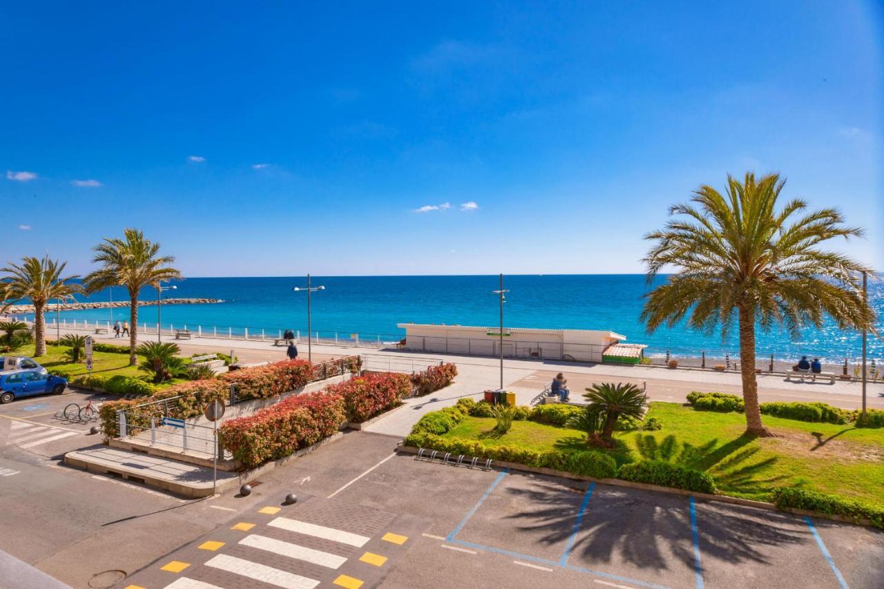 Appartamento Fronte Mare A Ospedaletti By Wonderful Italy Extérieur photo